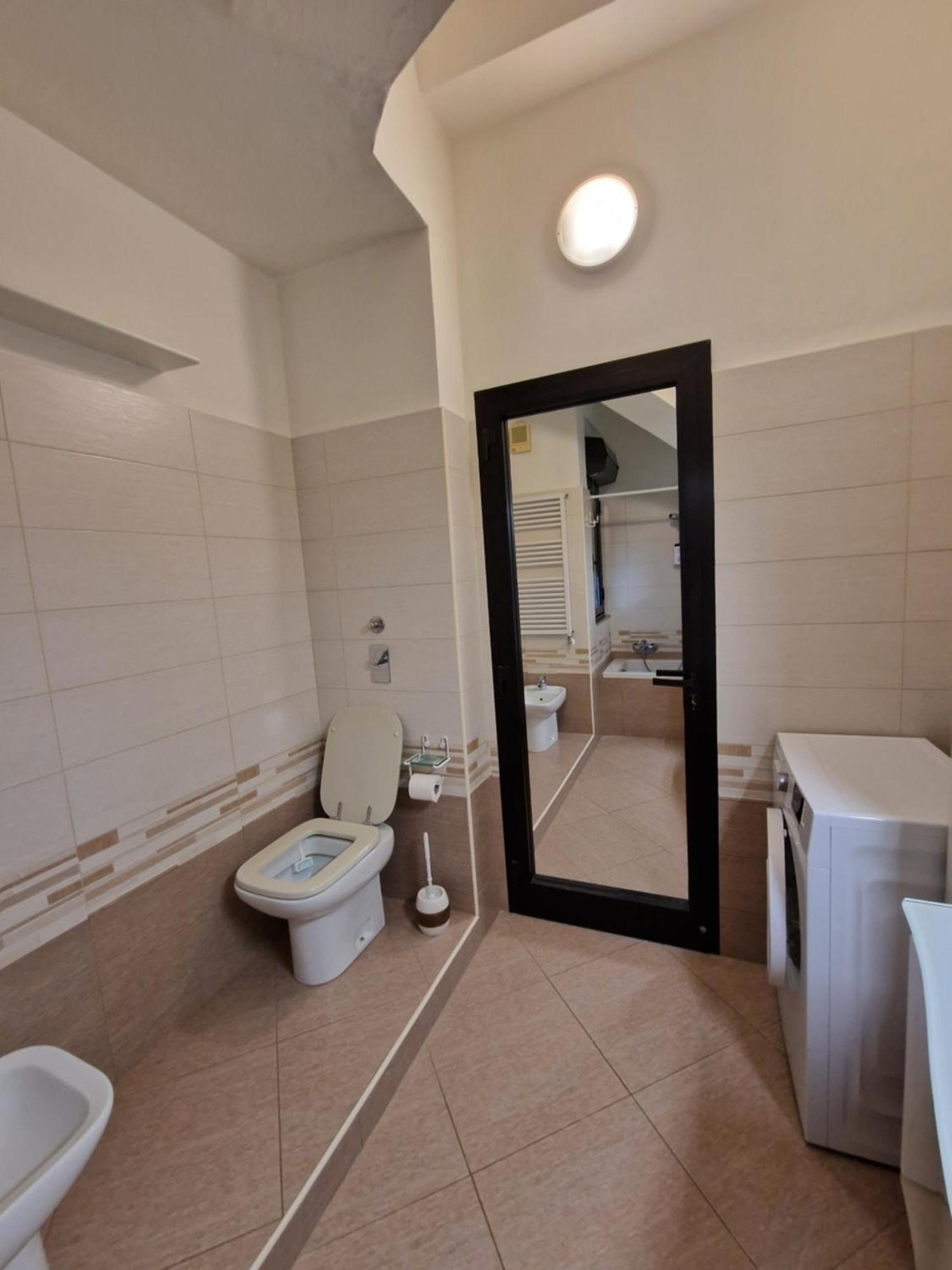 Comfy Penthouse Lägenhet Milano Exteriör bild